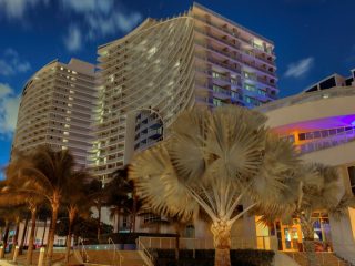 who1522ex 159979 W Fort Lauderdale Exterior Night